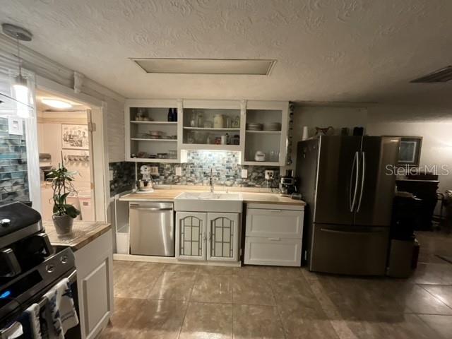 Listing photo id 13 for 10401 Alice M Court