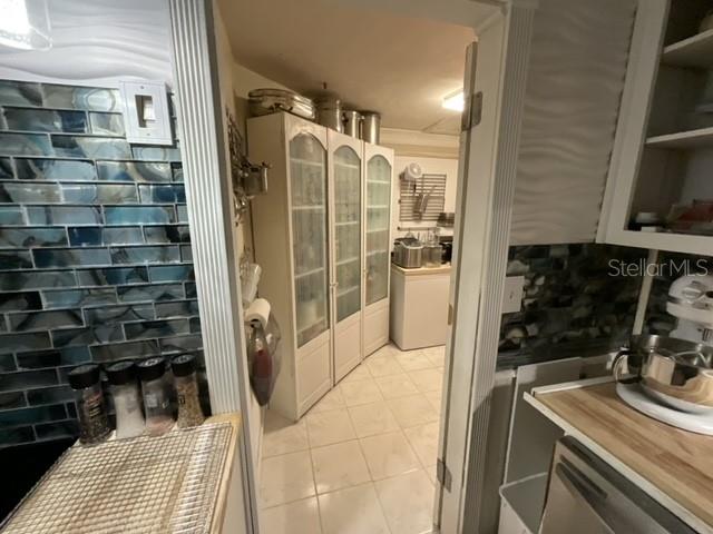 Listing photo id 15 for 10401 Alice M Court