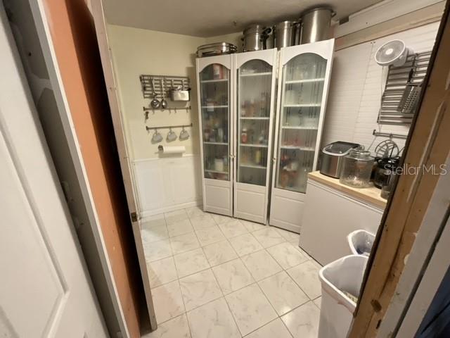 Listing photo id 16 for 10401 Alice M Court