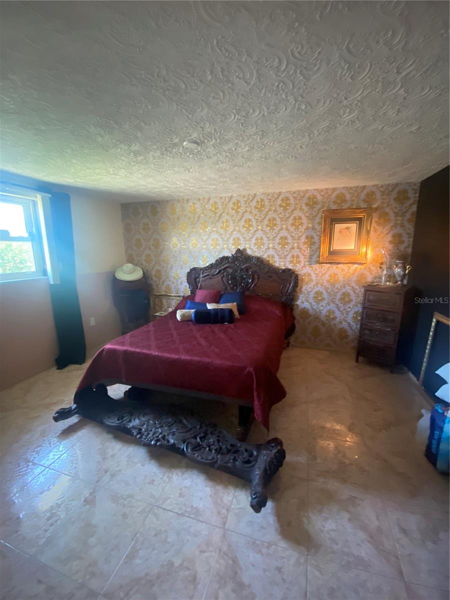Listing photo id 17 for 10401 Alice M Court