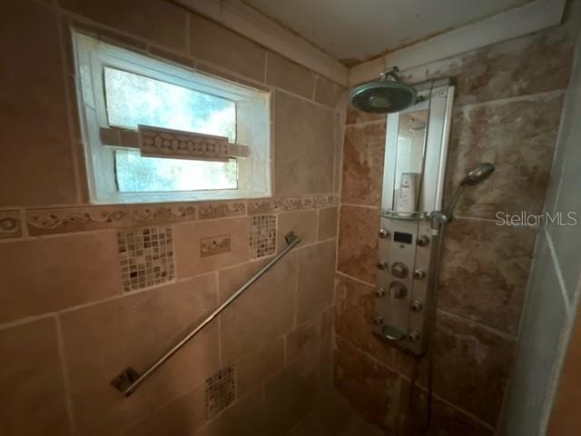 Listing photo id 19 for 10401 Alice M Court