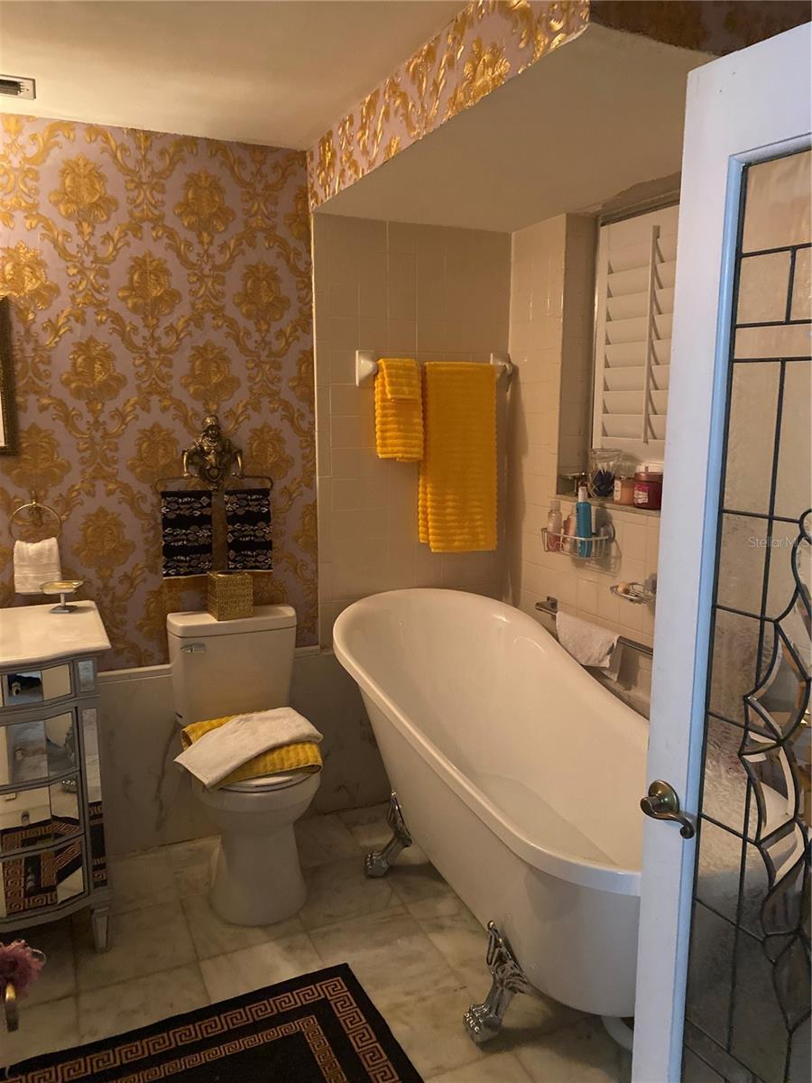 Listing photo id 22 for 10401 Alice M Court