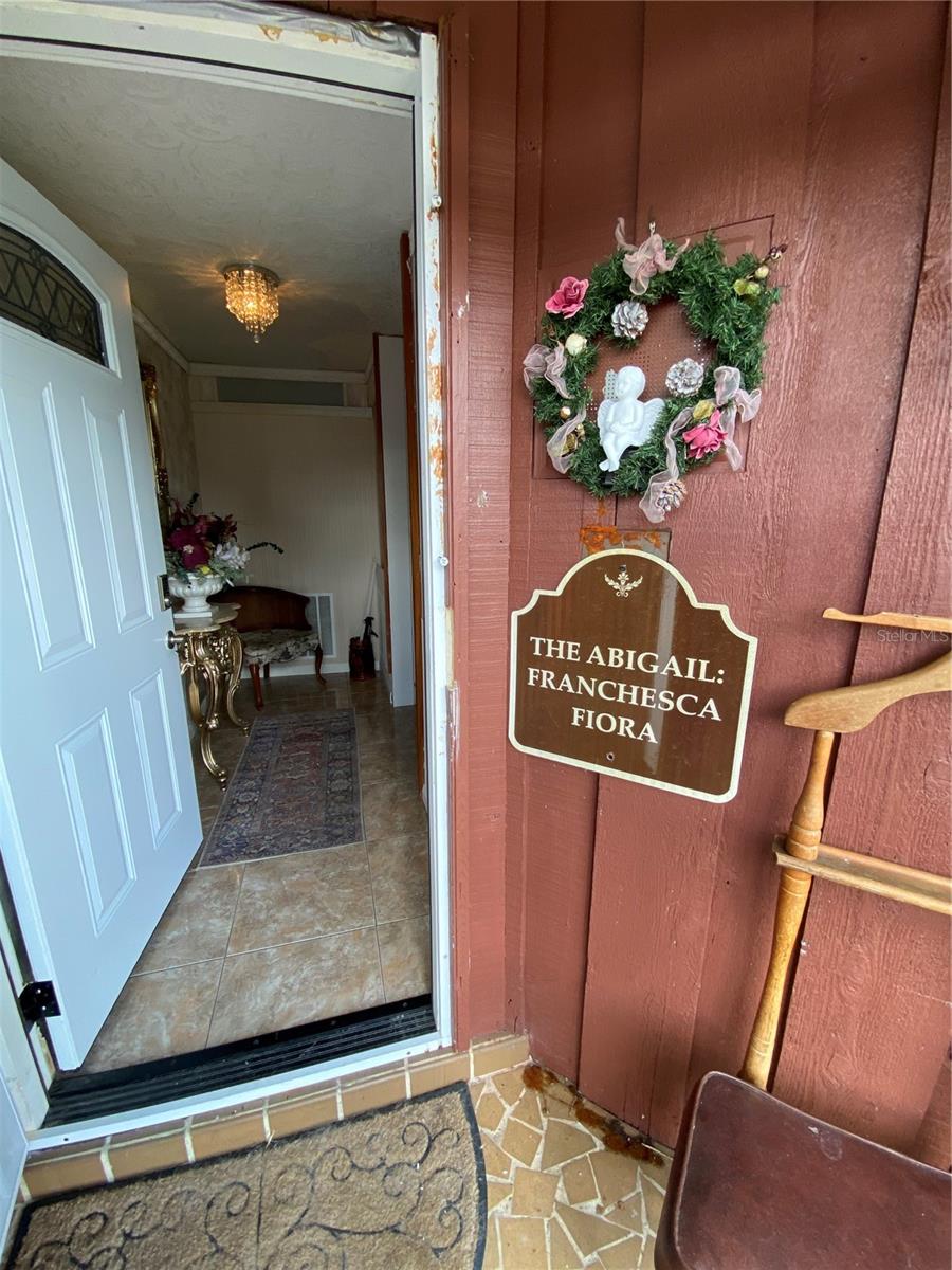 Listing photo id 6 for 10401 Alice M Court