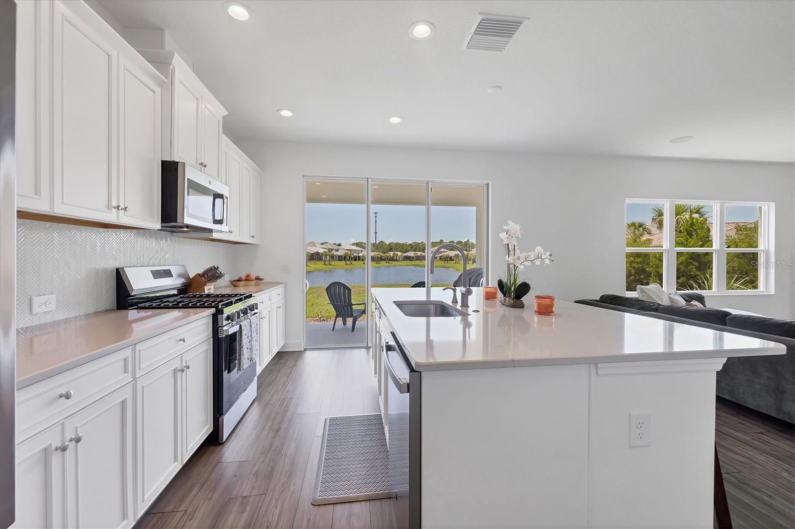 Image 31 of 58 For 9924 Crystal Isles Circle