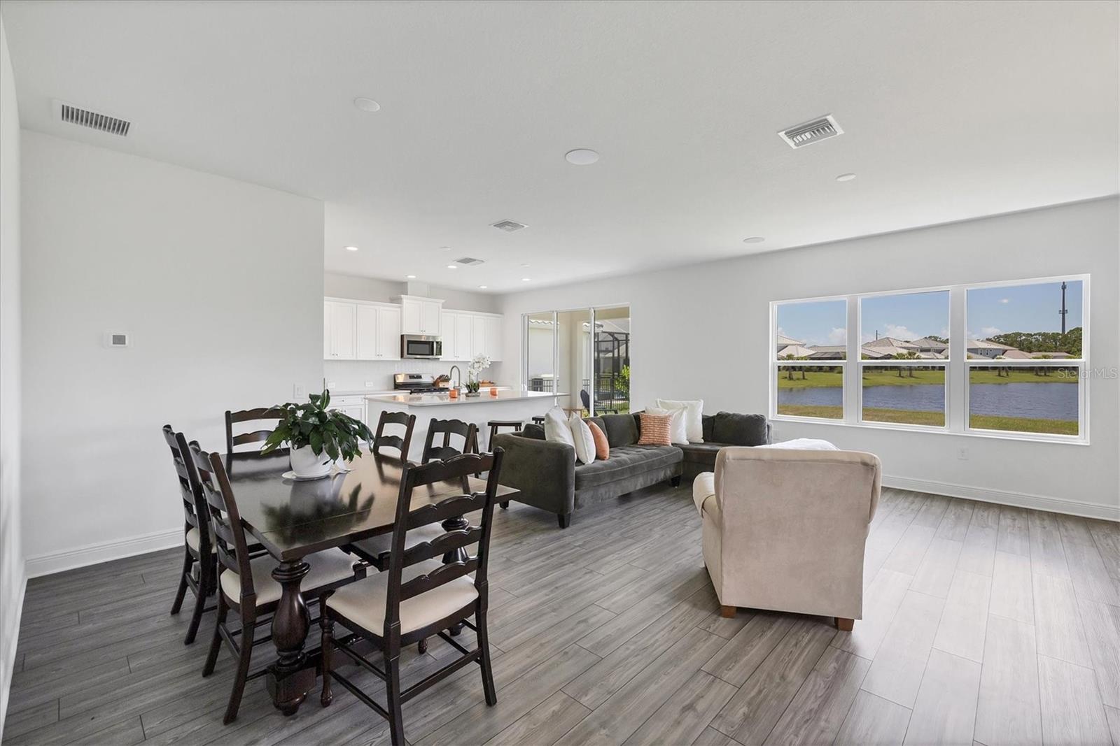 Image 4 of 58 For 9924 Crystal Isles Circle