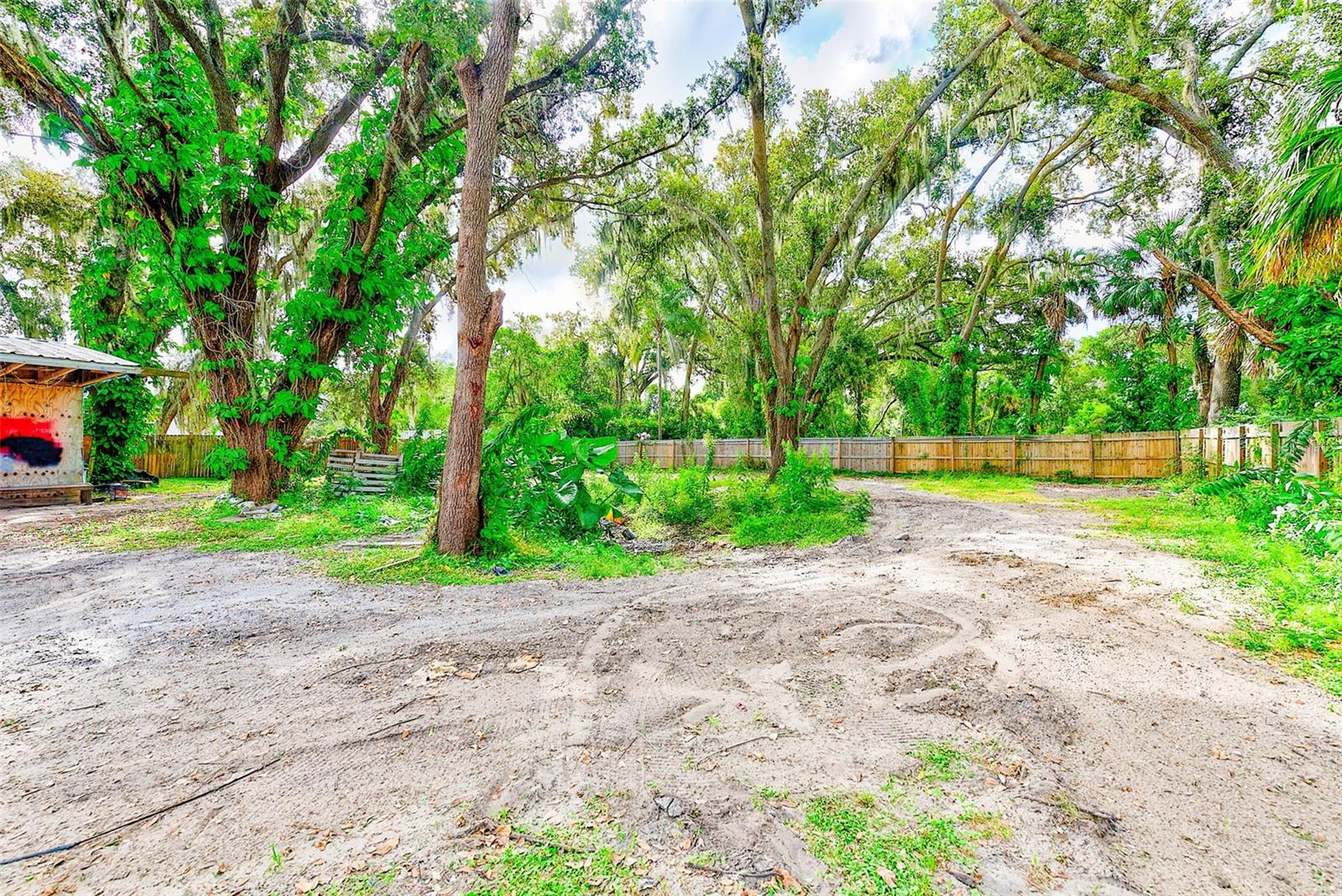 Listing photo id 8 for 11111 Hackney Drive