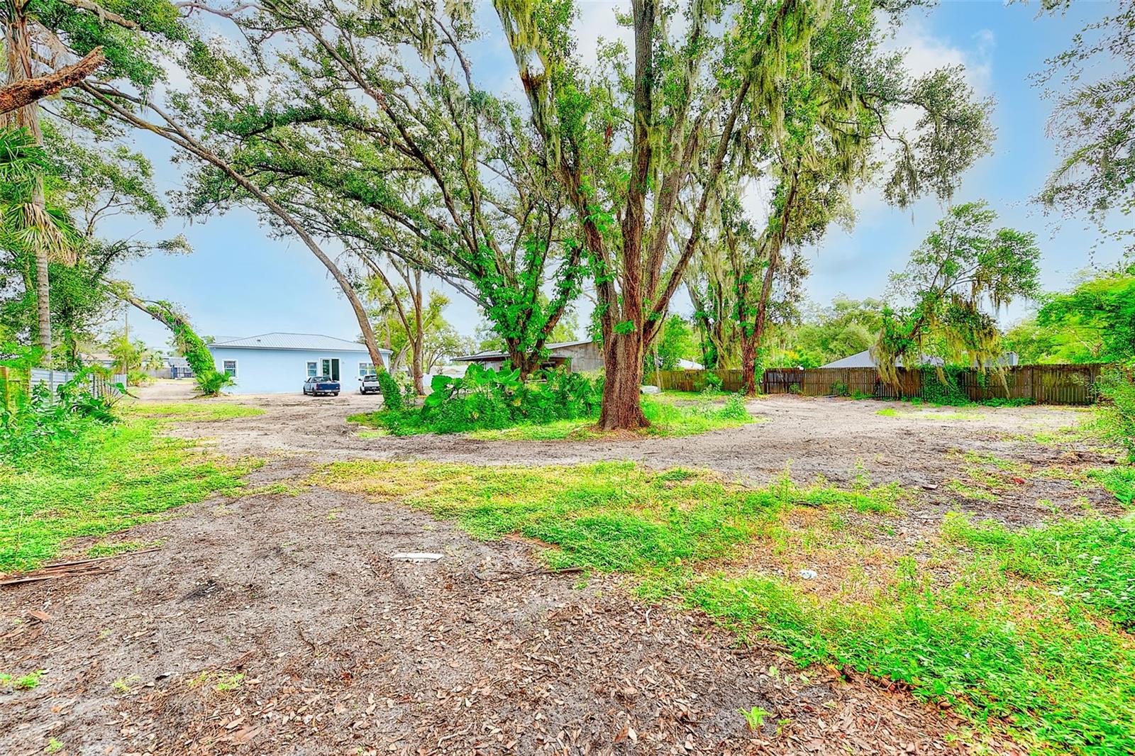 Listing photo id 9 for 11111 Hackney Drive