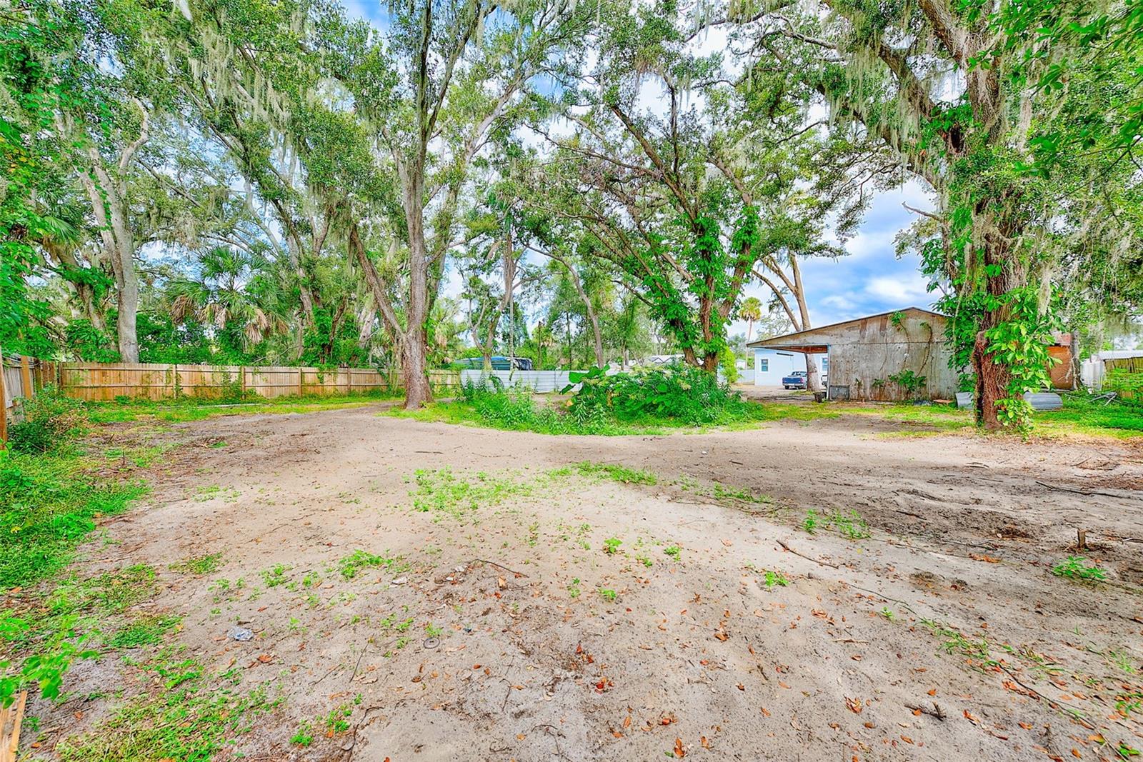 Listing photo id 10 for 11111 Hackney Drive