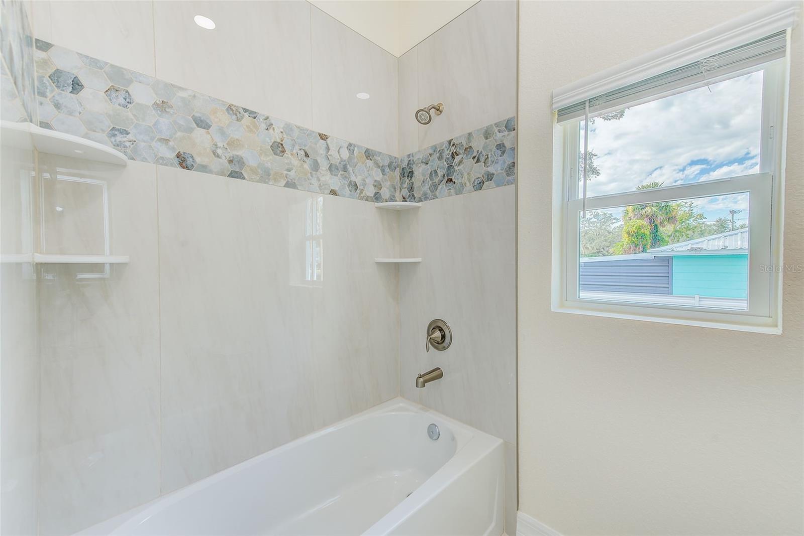 Listing photo id 24 for 11111 Hackney Drive