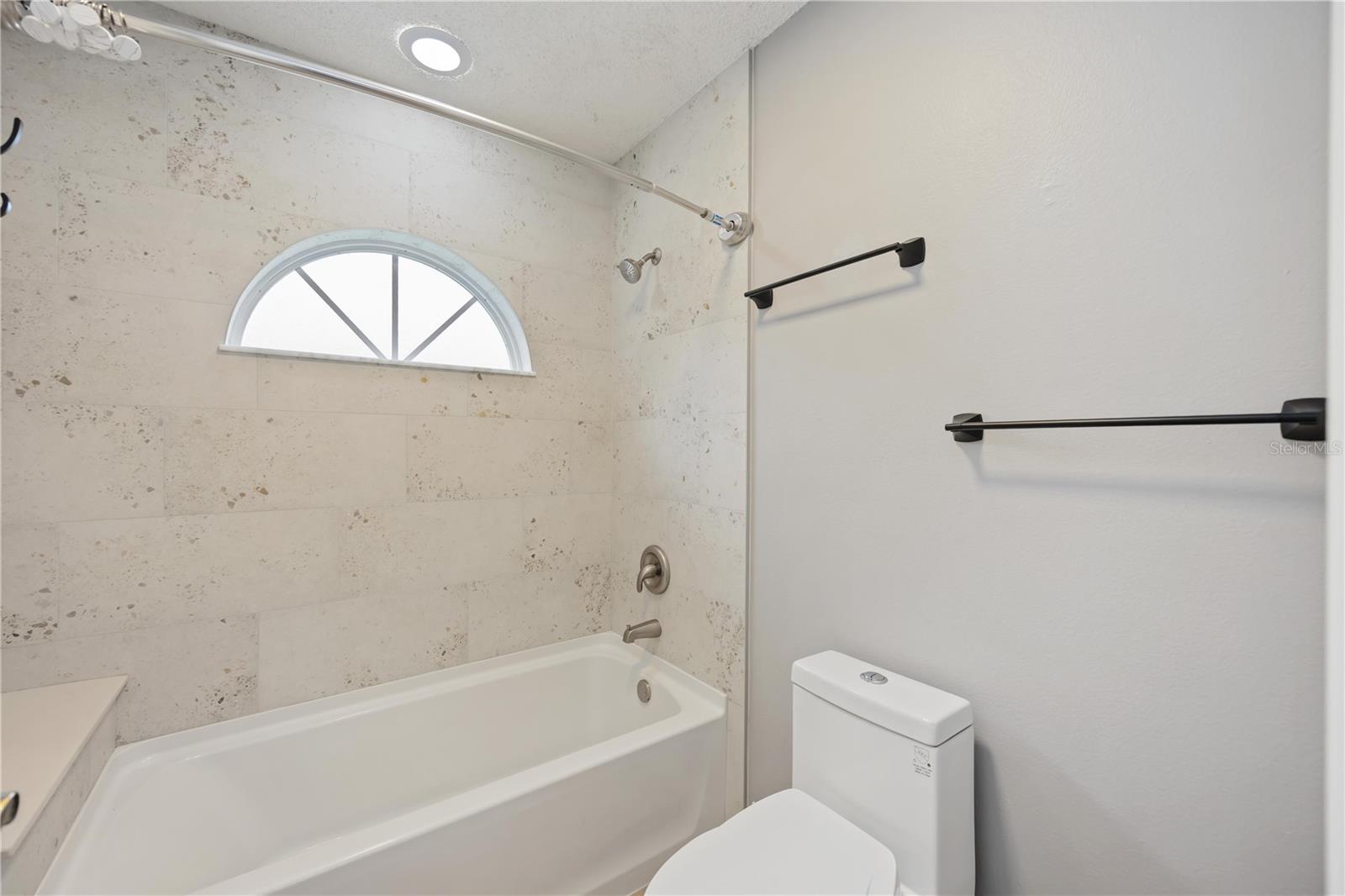 Image 30 of 48 For 4518 Dover Street Circle E