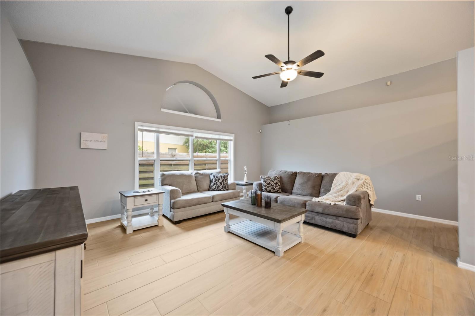 Image 8 of 48 For 4518 Dover Street Circle E
