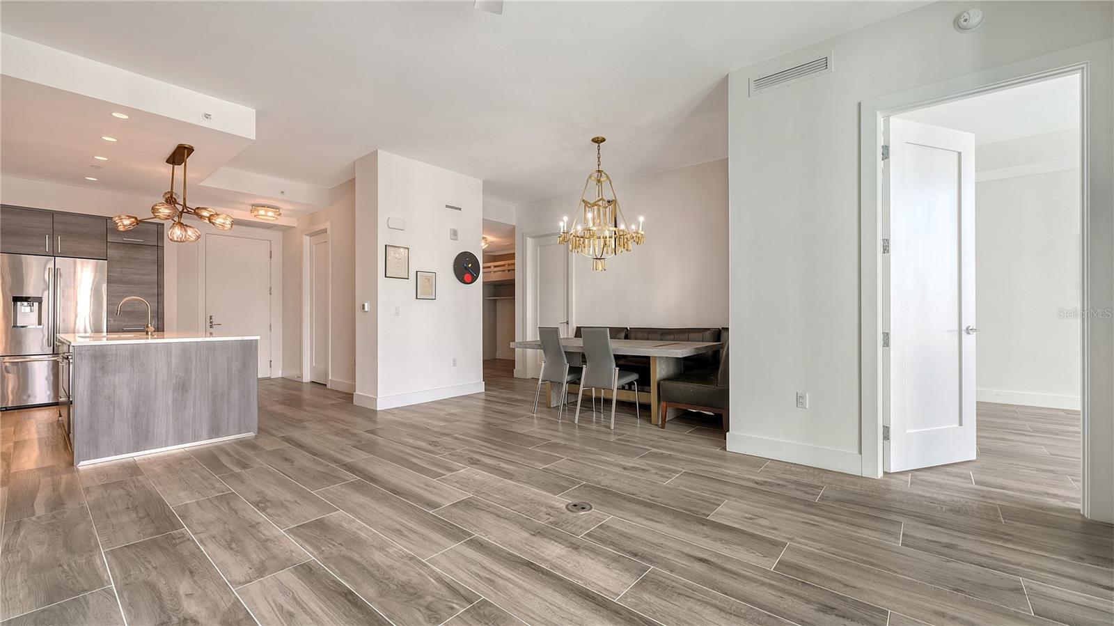 Image 17 of 78 For 111 Pineapple Avenue 708