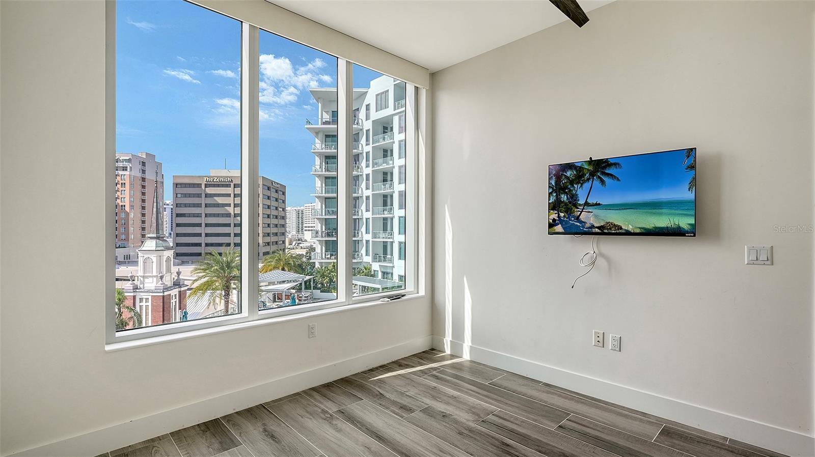 Image 34 of 78 For 111 Pineapple Avenue 708