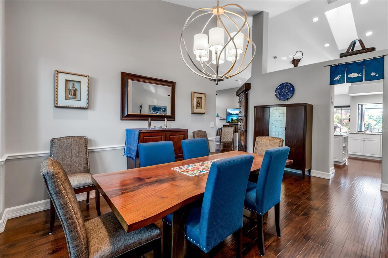 Image 11 of 56 For 8455 Woodbriar Drive