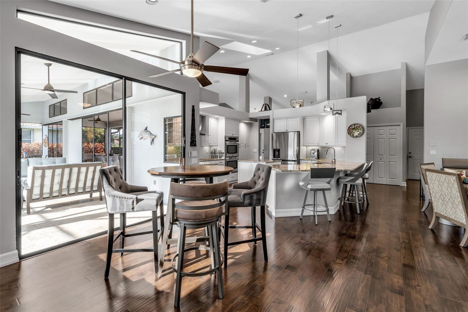 Image 18 of 56 For 8455 Woodbriar Drive