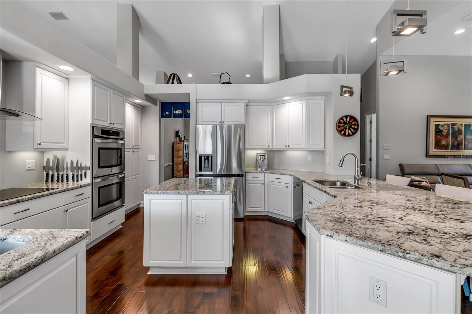 Image 22 of 56 For 8455 Woodbriar Drive
