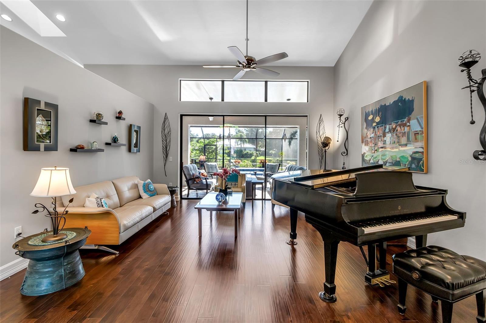 Image 6 of 56 For 8455 Woodbriar Drive