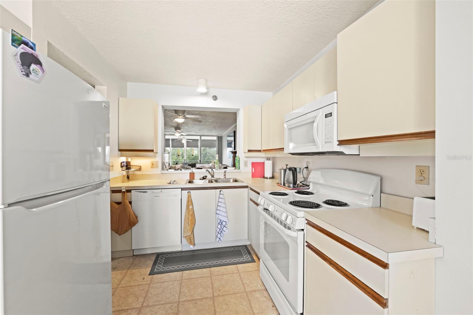 Image 5 of 13 For 4460 Fairways Boulevard 205