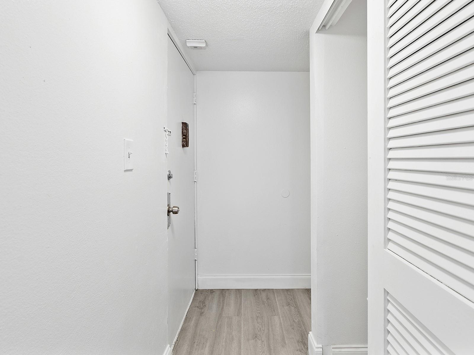 Image 11 of 22 For 2763 Woodgate Lane 101
