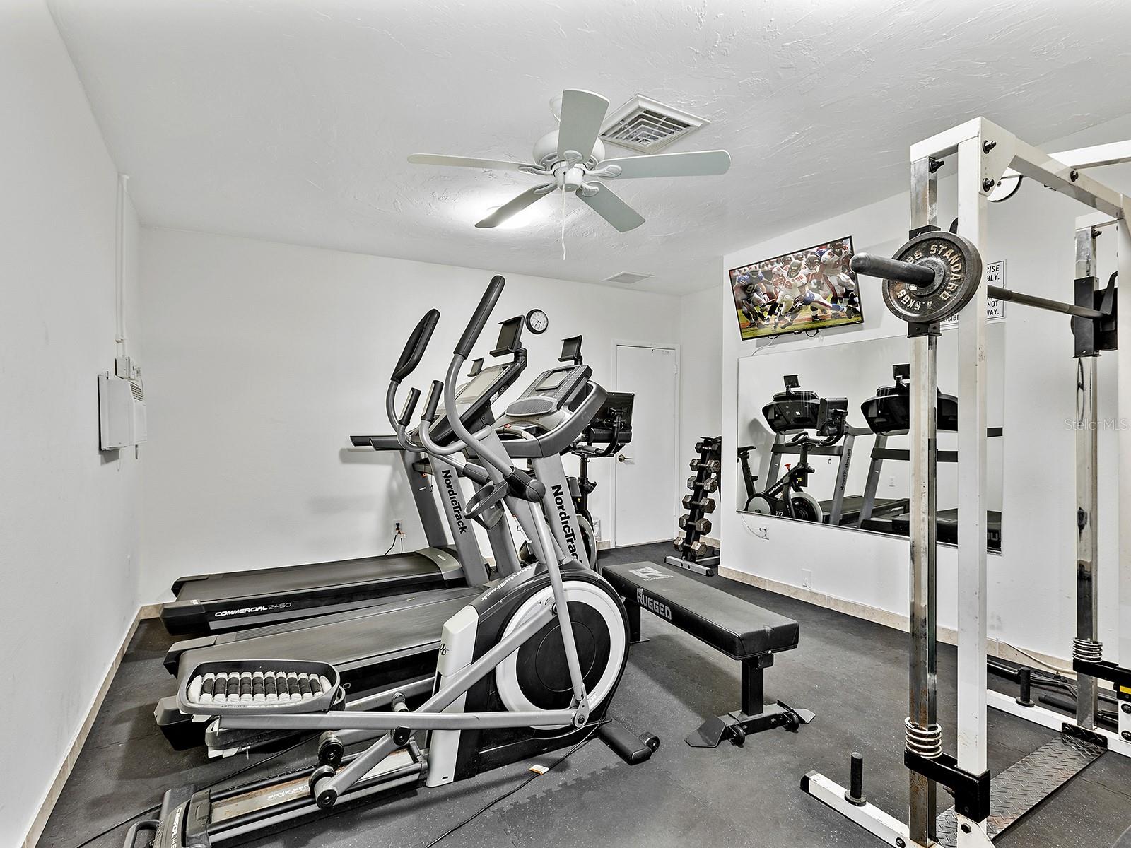 Image 17 of 22 For 2763 Woodgate Lane 101