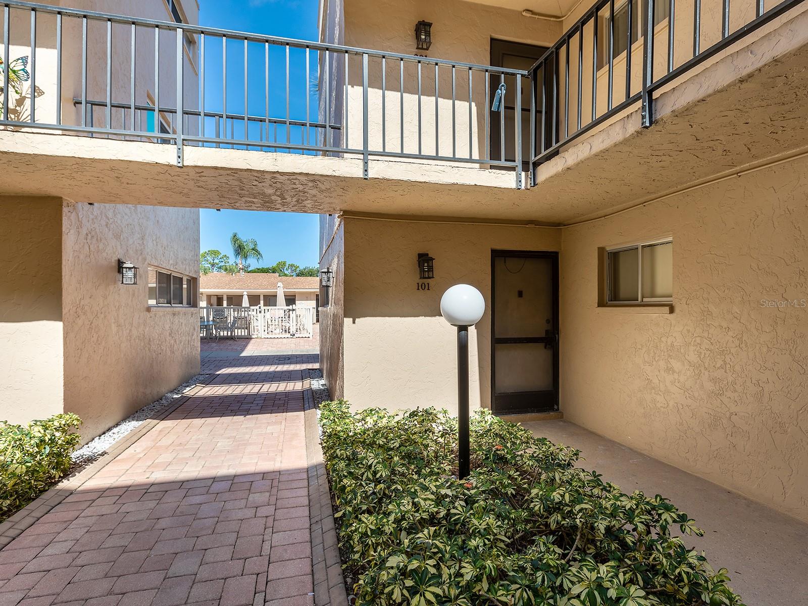 Image 18 of 22 For 2763 Woodgate Lane 101