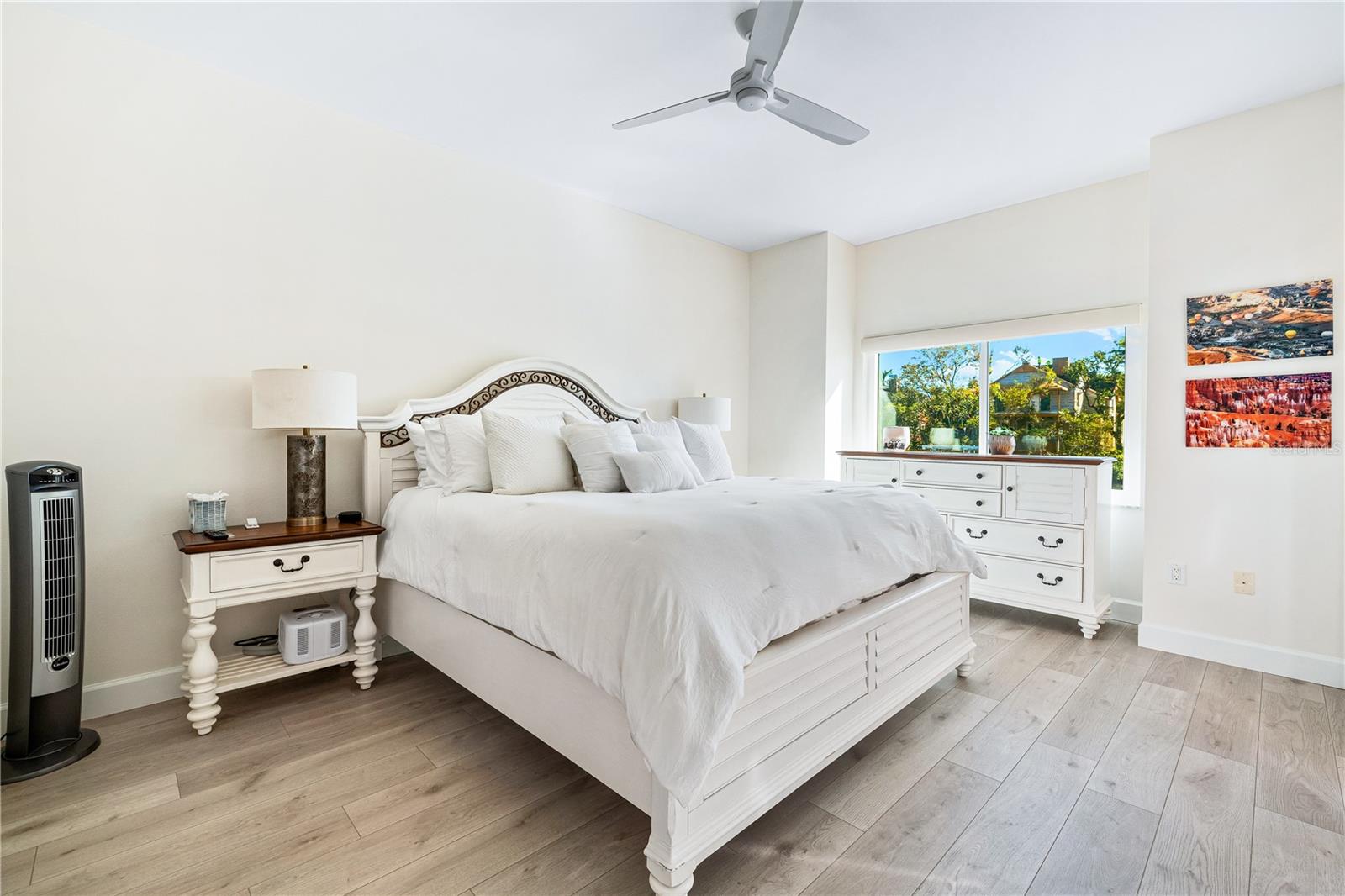 Image 12 of 35 For 862 Hudson Avenue 862