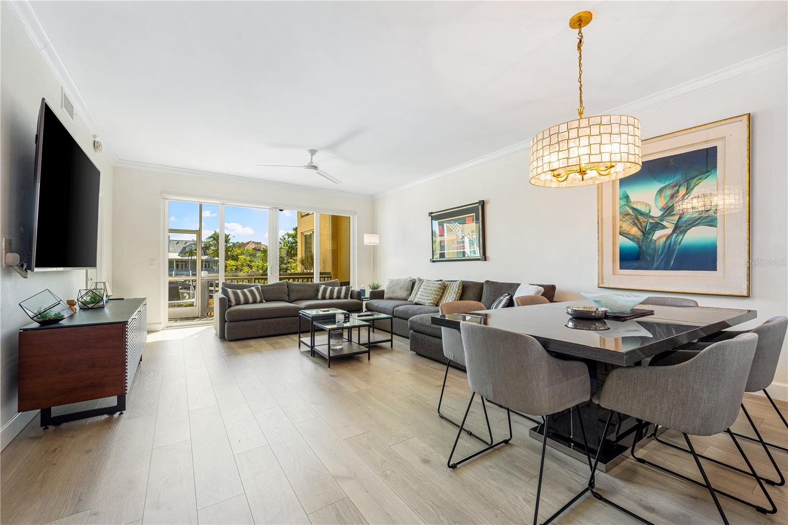 Image 9 of 35 For 862 Hudson Avenue 862