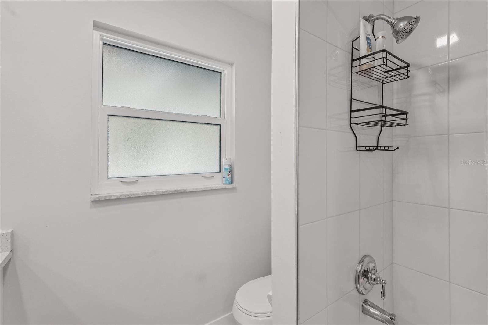 Image 17 of 28 For 1302 Mango Avenue