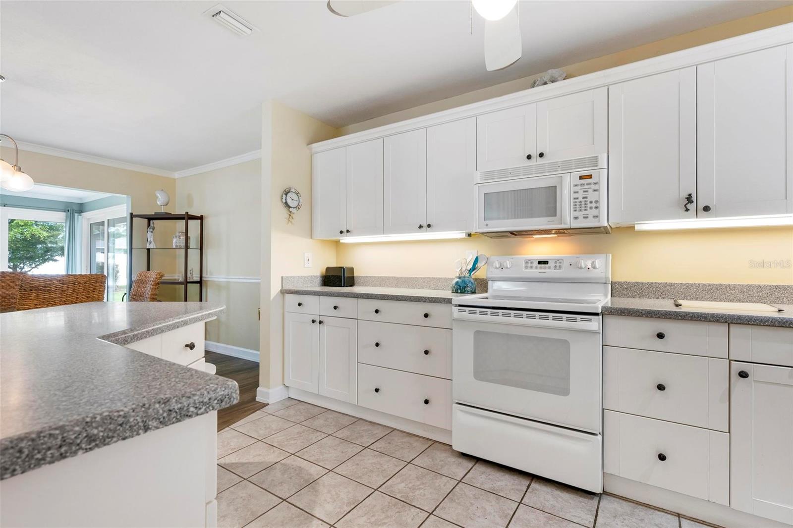 Image 11 of 42 For 5457 Riverbluff Circle V48