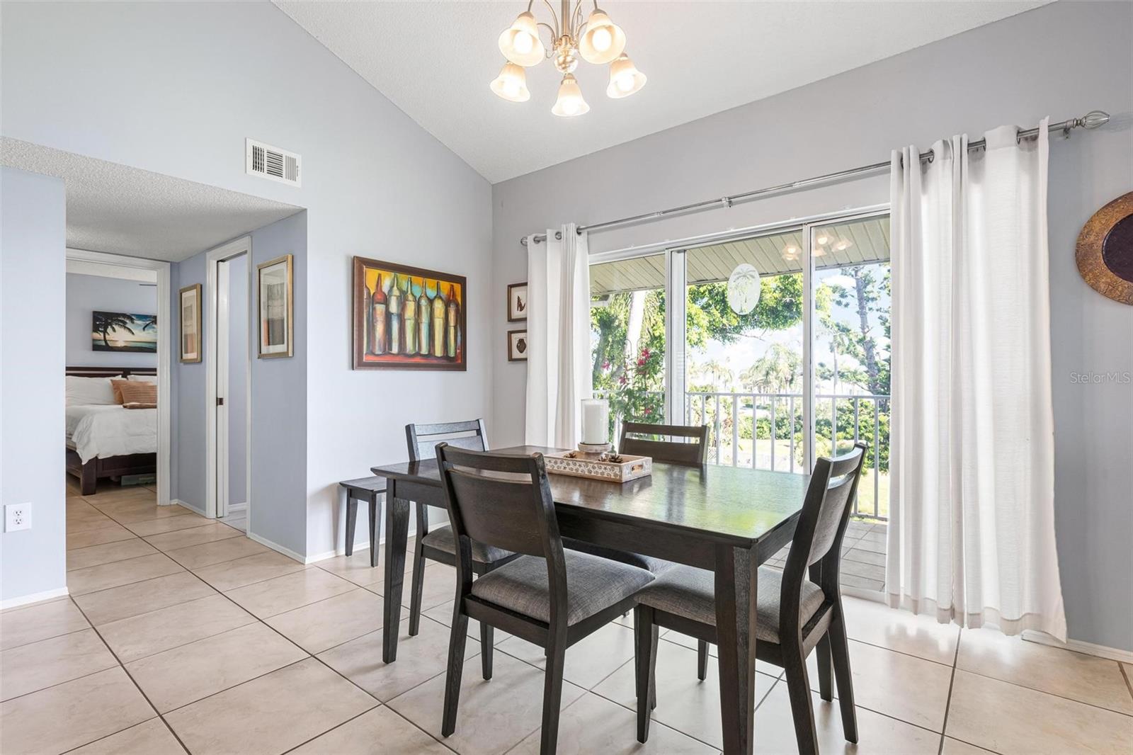 Image 15 of 55 For 1103 Edgewater Circle 1103