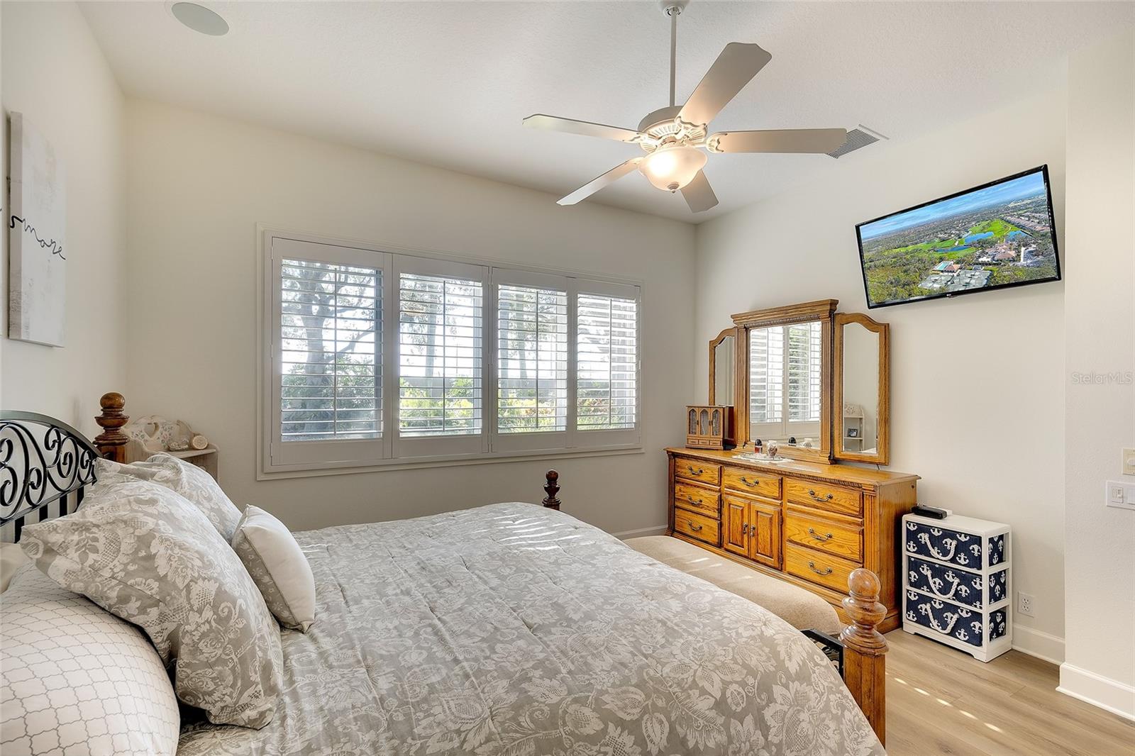 Image 17 of 47 For 9747 51st Terrace E