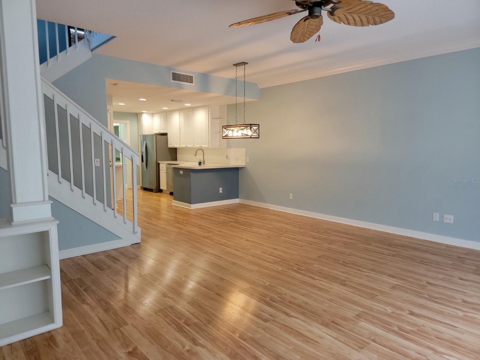 Image 4 of 22 For 7884 Farina Court