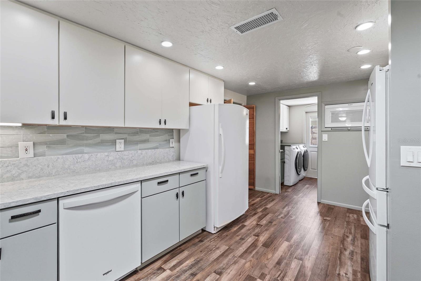 Image 18 of 67 For 2521 Clipper Ship Way
