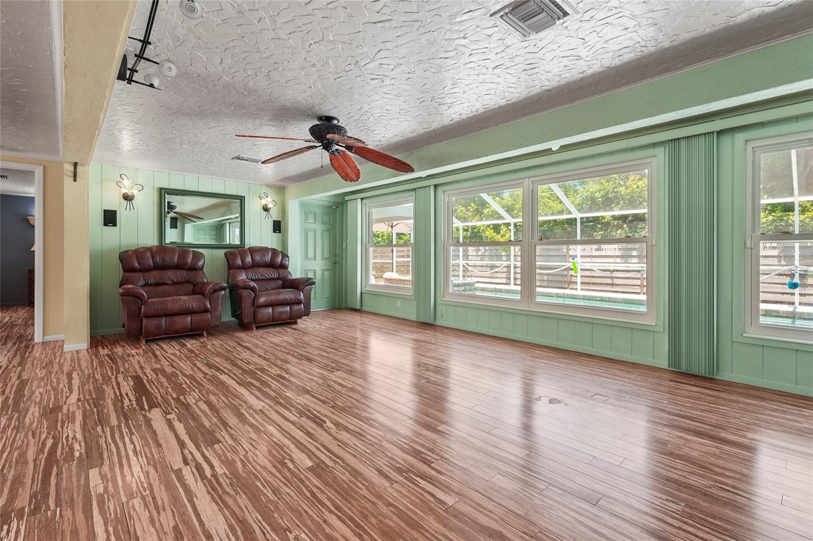 Image 33 of 67 For 2521 Clipper Ship Way