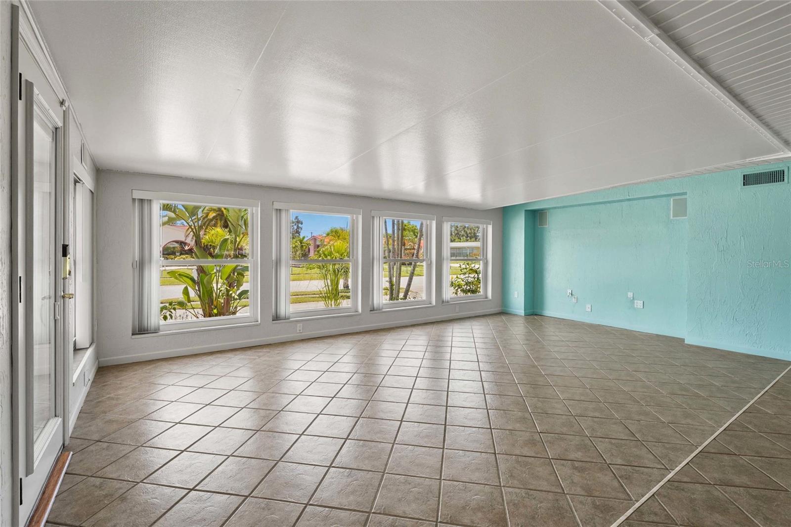 Image 7 of 67 For 2521 Clipper Ship Way