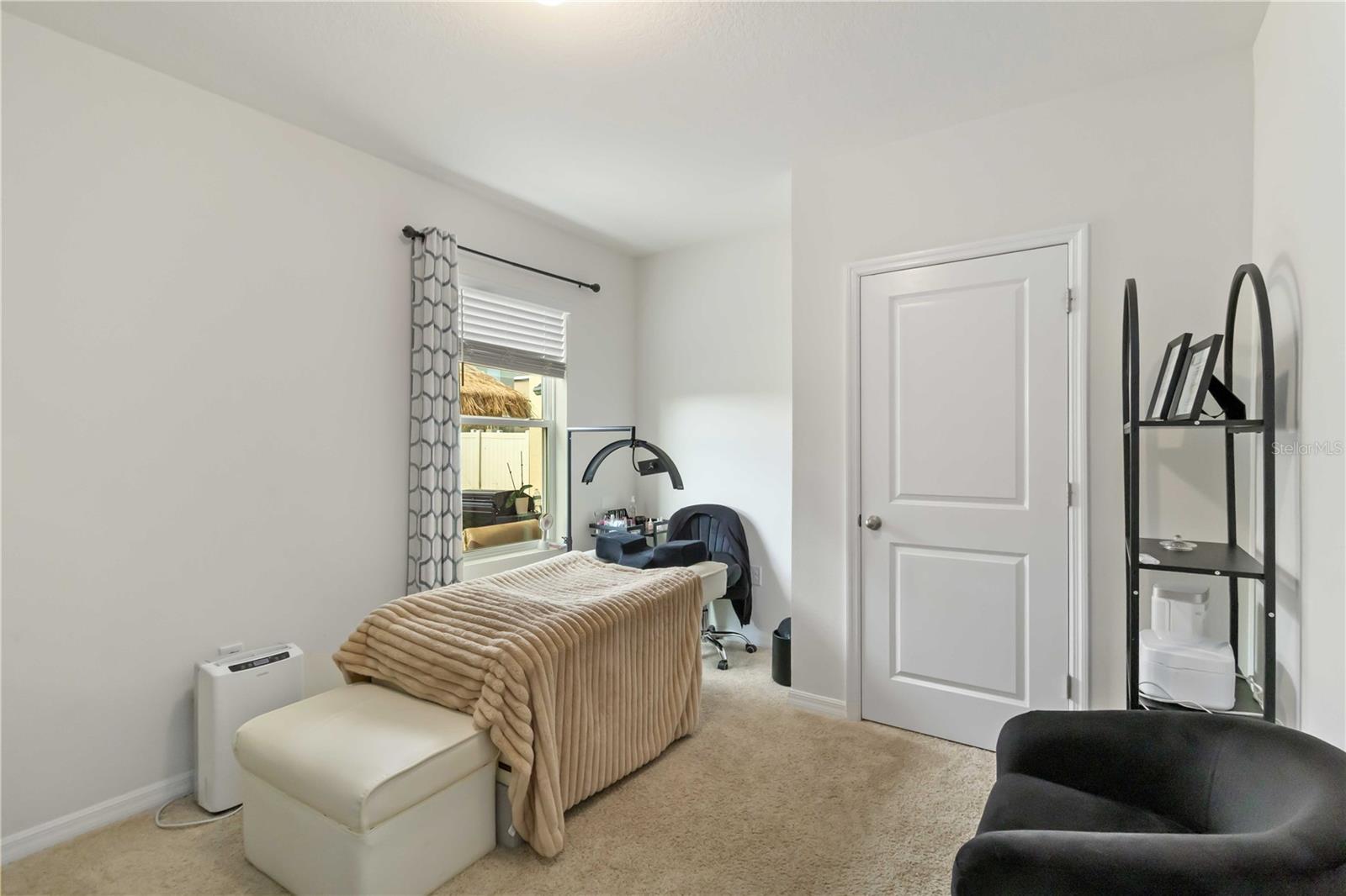 Image 18 of 43 For 5904 Silver Sage Way