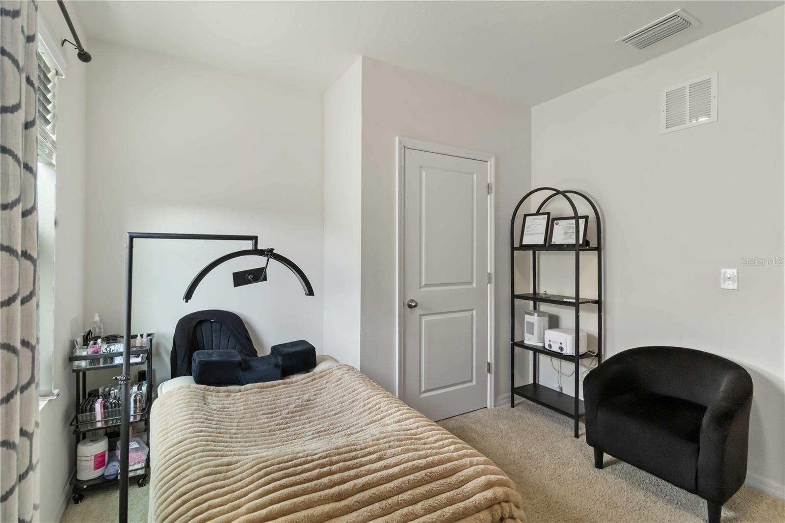 Image 19 of 43 For 5904 Silver Sage Way