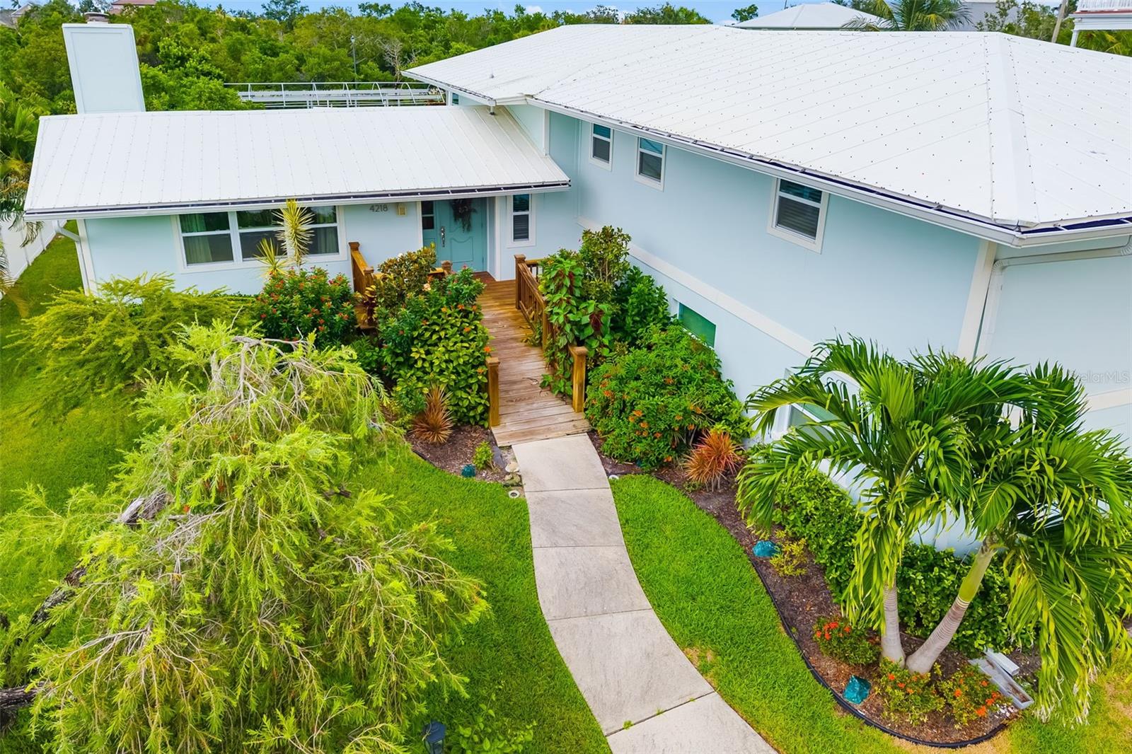 Image 3 of 66 For 4218 Pompano Lane