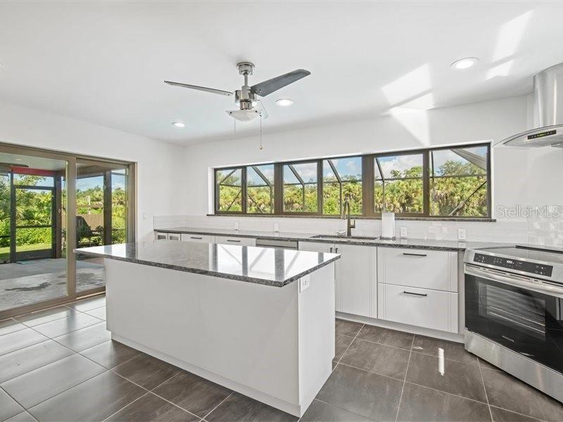Image 10 of 30 For 444 Dorchester Drive