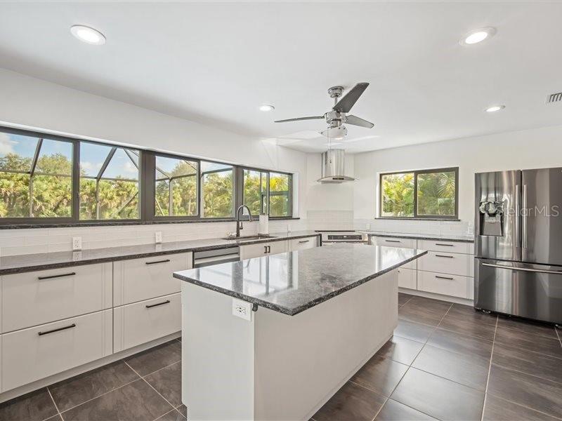 Image 11 of 30 For 444 Dorchester Drive