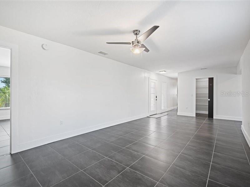 Image 12 of 30 For 444 Dorchester Drive