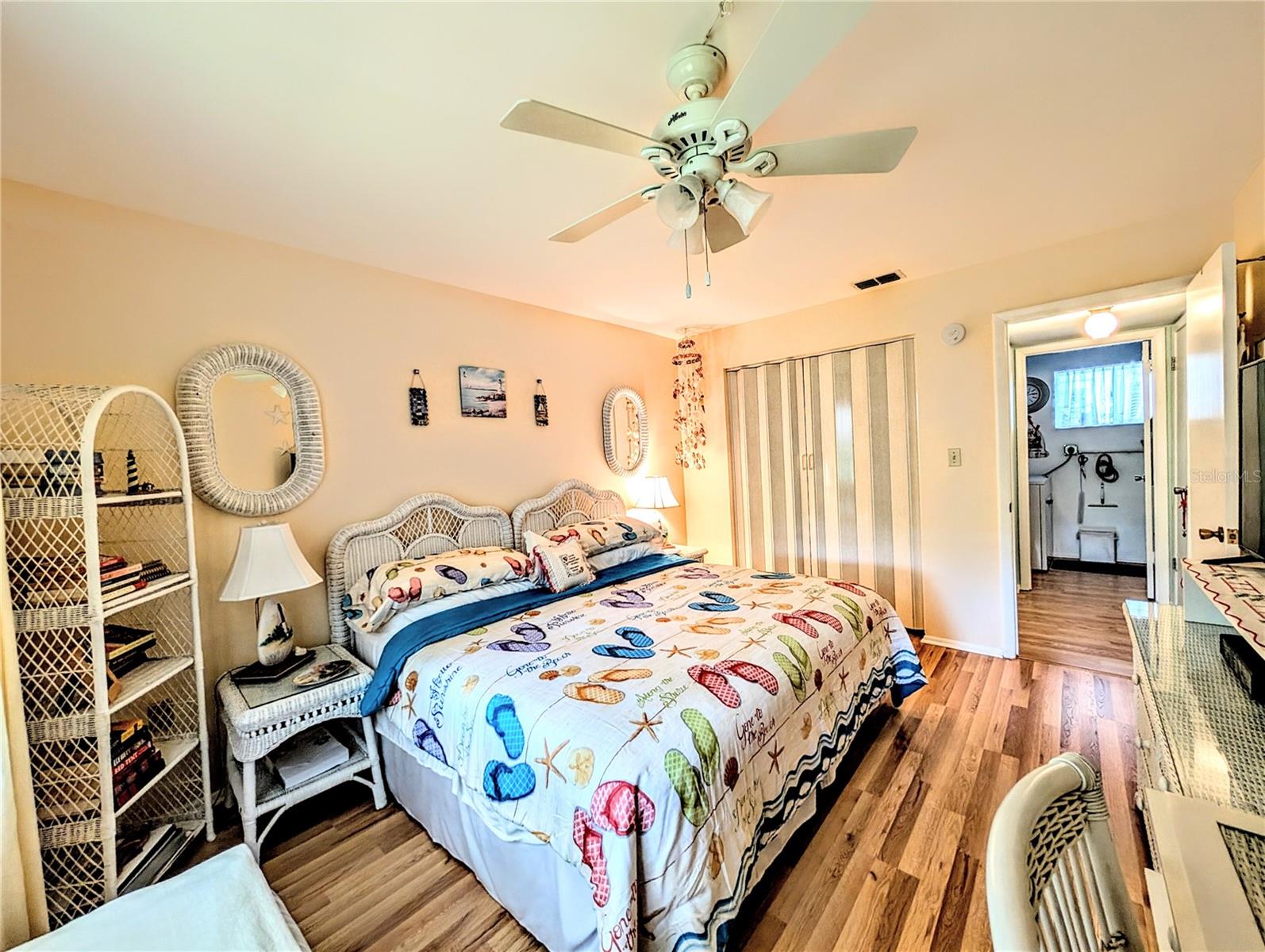 Image 15 of 31 For 5857 Palm Lane B22