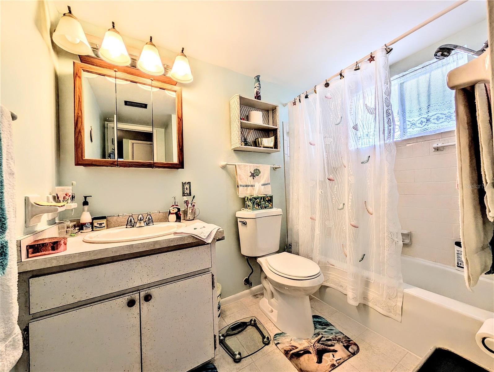 Image 16 of 31 For 5857 Palm Lane B22