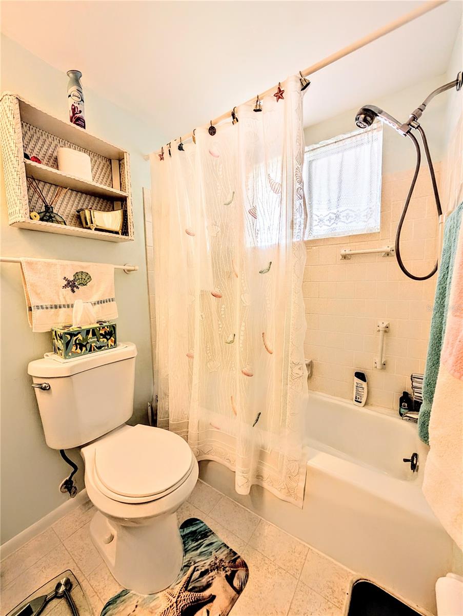 Image 17 of 31 For 5857 Palm Lane B22