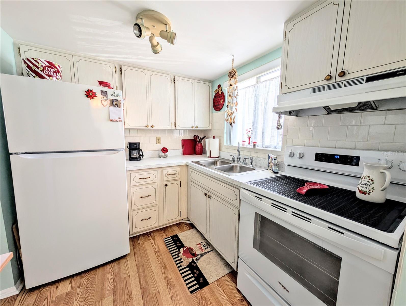 Image 2 of 31 For 5857 Palm Lane B22