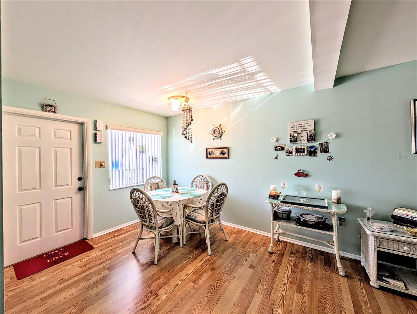 Image 4 of 31 For 5857 Palm Lane B22
