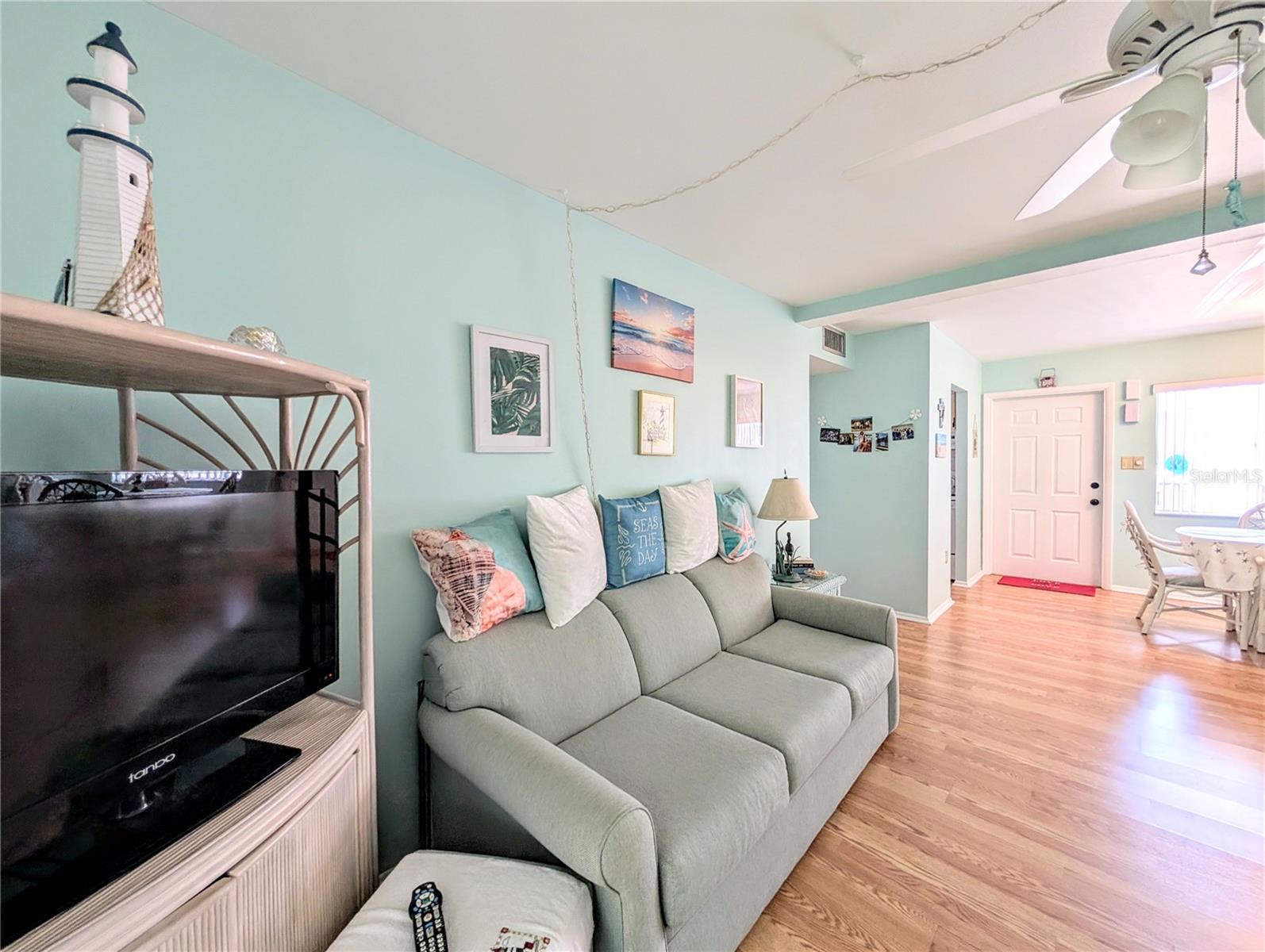 Image 7 of 31 For 5857 Palm Lane B22