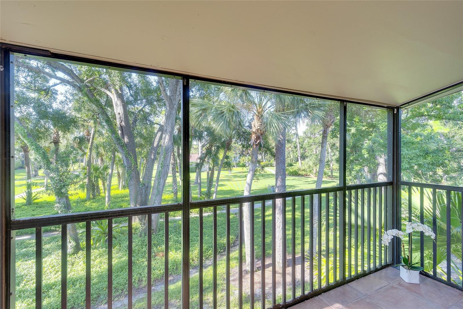 Image 17 of 25 For 924 La Costa Circle 8