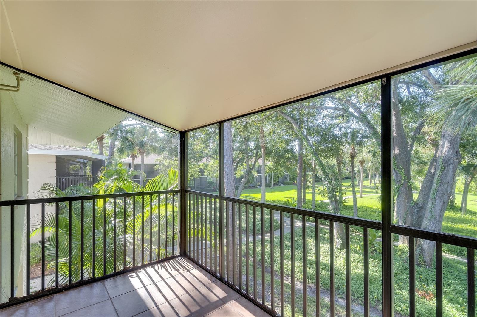Image 18 of 25 For 924 La Costa Circle 8