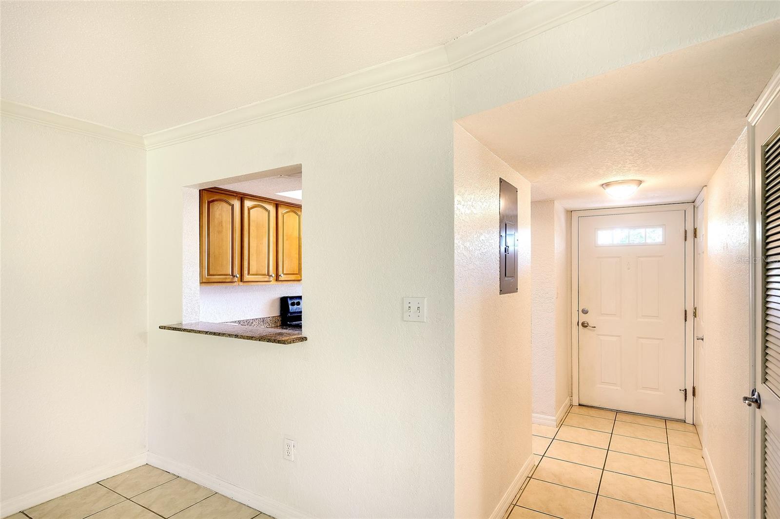 Image 4 of 25 For 924 La Costa Circle 8